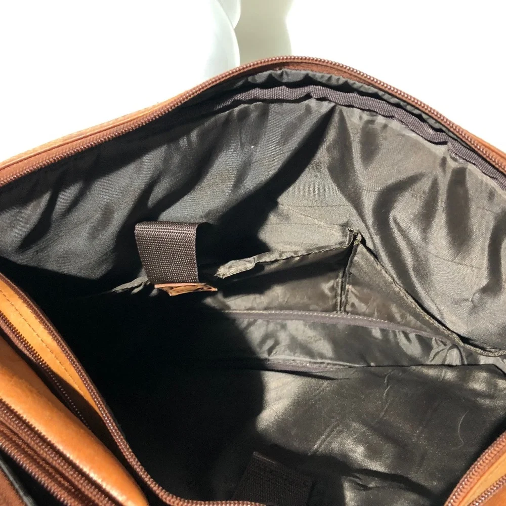 Kenneth Cole Reaction Manhattan Colombian Briefcase ( USED )